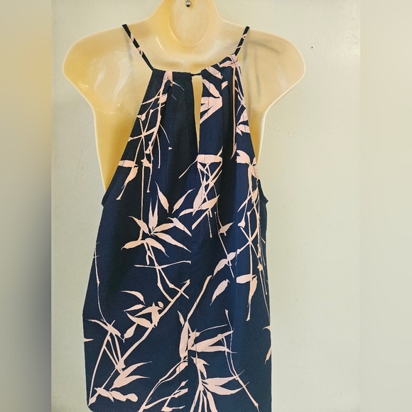 Banana Republic- Top Women's XS Navy and Pink Floral . - Picture 2 of 5